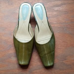 Liz Claiborne Inez Leather Slides